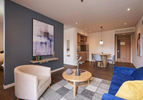 Caluce Apt 5C by Letoh